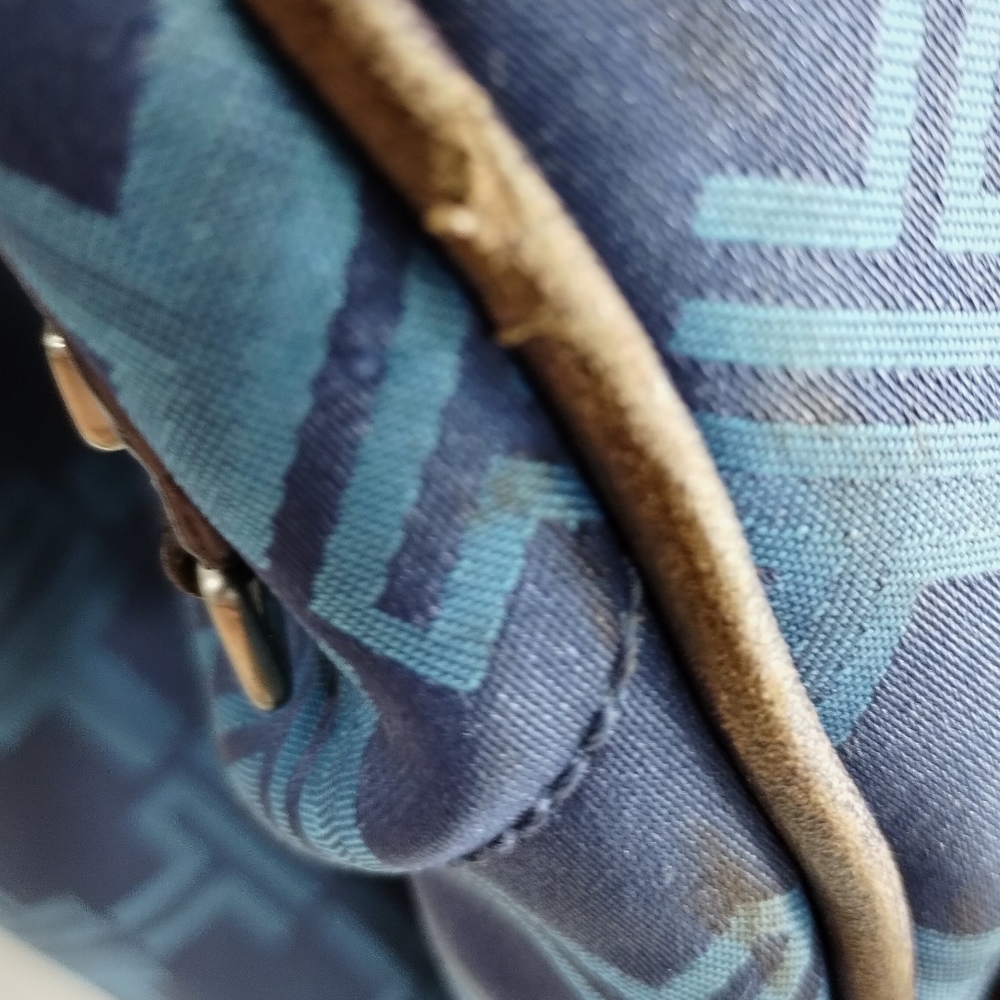 Tumi Voyager‎ Blue Logo Duffle  Bag - Picture 13 of 16